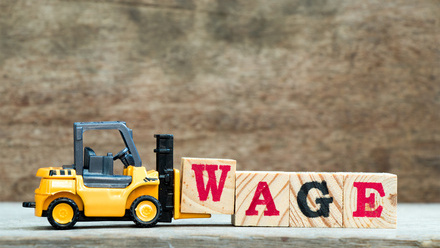 iStock Managing your business wages 2000px