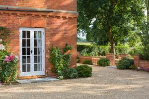 gravel driveway with planting.jpg